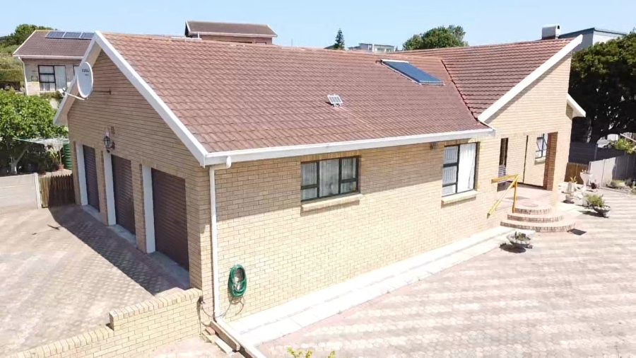 3 Bedroom Property for Sale in Fraaiuitsig Western Cape